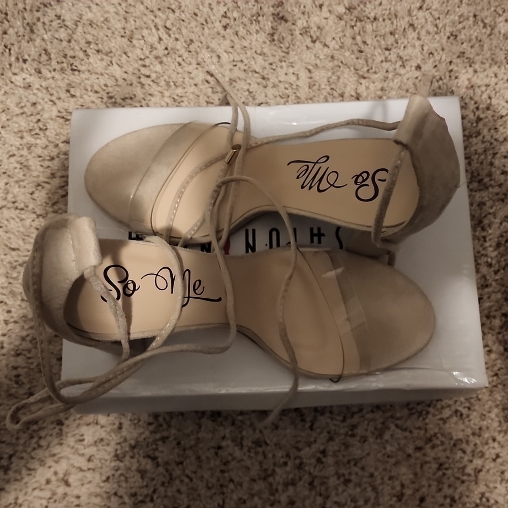 Heels - Picture 2 of 3